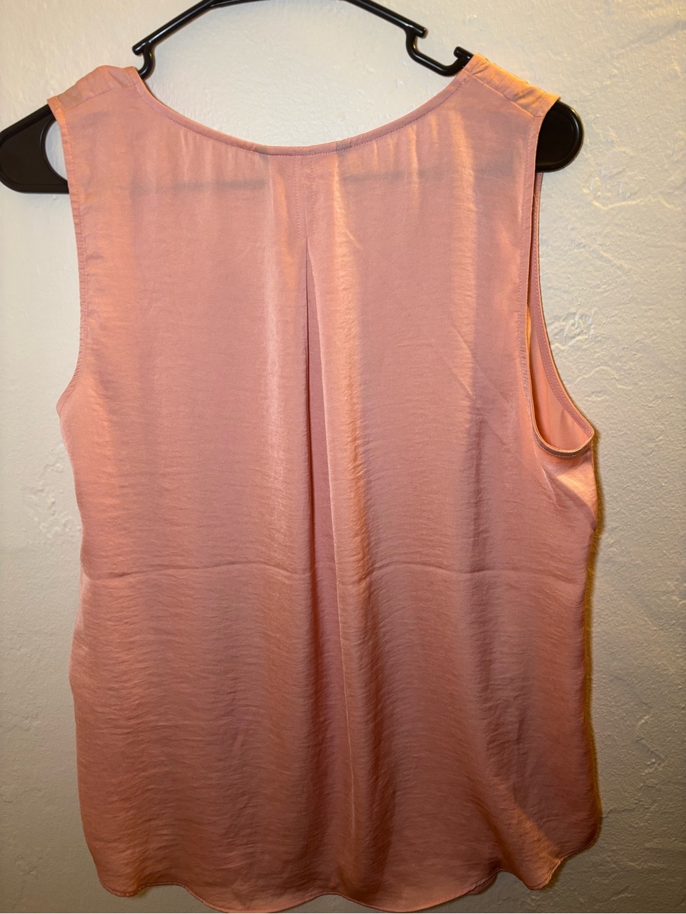 Banana Republic Blush Pink Satin V-Neck Sleeveless Camisole - Picture 3 of 3